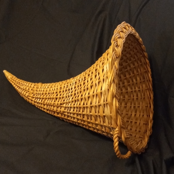 Large Woven Cornucopia Basket